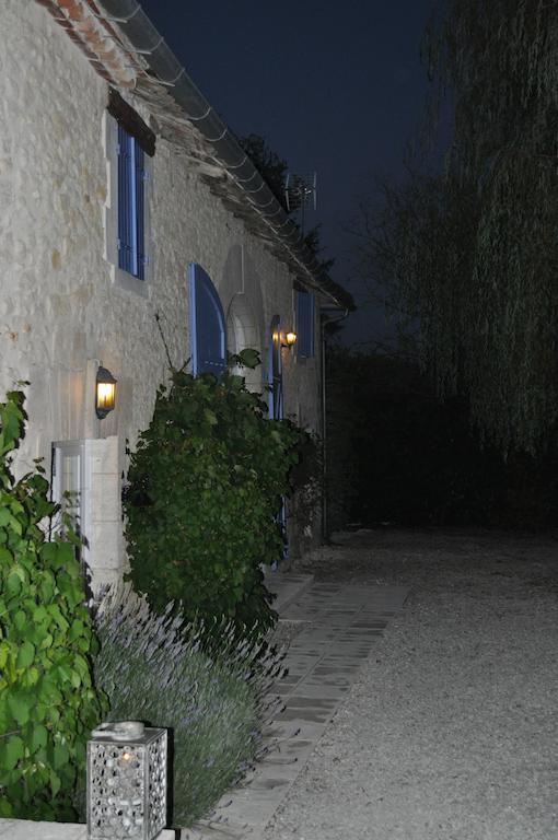 Chambres D'Hotes La Grange Au Bois Champagne-et-Fontaine Buitenkant foto